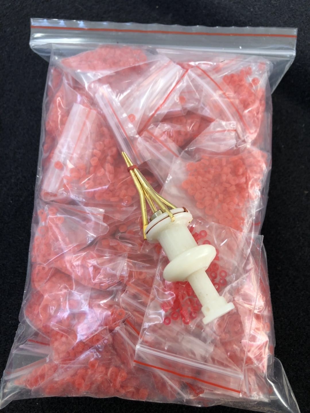 1 mm of inner diameter 100 packs (red)